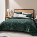 EVERGRACE Luxury Velvet Quilt King Size, Ultra Soft Wave Crushed Velvet Bedding Set, Lightweight Quilted Comforter Set for All Season, Oversized Bedspread Coverlet with 2 Shams, Emerald Green