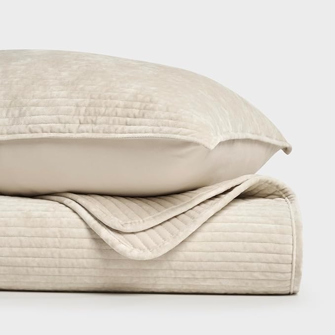 EVERGRACE Velvet Quilt Set Queen Size, Luxurious Soft Quilted Bedding Sets, Lightweight Velvet Comforter for All Season, Striped Channel Bedspread Coverlet with 2 Shams, Ivory Sand