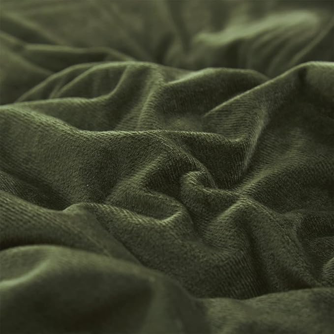 Pureant Army Green Velvet Comforter California King Solid Dark Color Fluffy Bedding Comforters Cal King Fluffy Olive Soft Quilts Blackish Green Flannel Blankets Puffy Military Hunter Green Bed