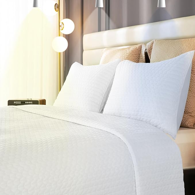 Velvet Quilt King Size, Luxurious Reversible Quilted Bedding Set, Lightweight Velvet Comforter Coverlet with Brushed Back, Cross Stitch Striped, Ultra Soft Cozy Warm for All Season,White