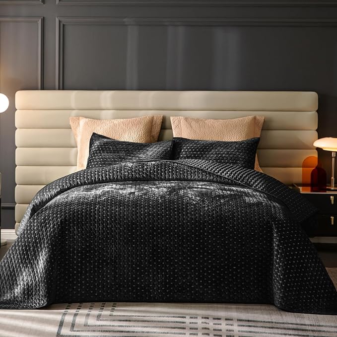 Black Velvet Quilt Twin Size Set,Lightweight Velvet Comforter Set,Luxurious Bedspread Coverlet with Brushed Back,Ultra Soft Cozy Warm for All Season