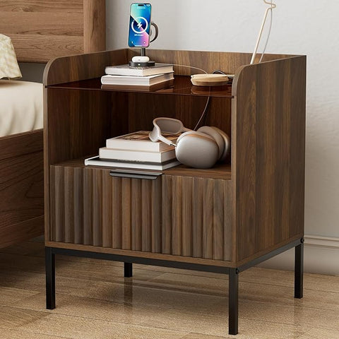 Mid Century Modern Nightstand with Charging Station, Fluted Night Stand, Bedside Table with Glass Top & Metal Legs, Wood End Table for Bedroom, Living Room (Walnut)