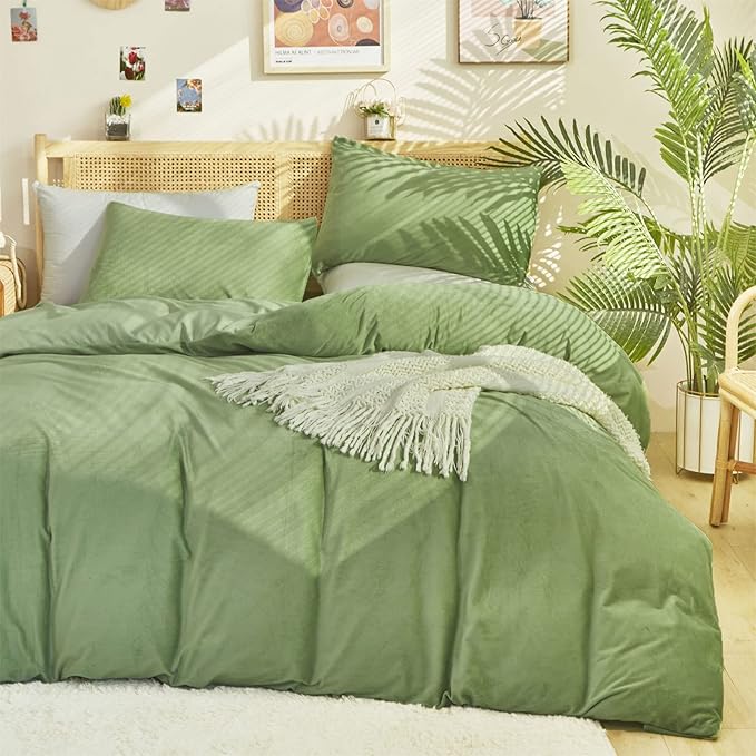 Luxlovery Sage Green Velvet Comforter Set Full Size Dusty Green Plush 3 Piece Bedding Sets Full Fluffy Comfy Soft Quilted Lightweight Durable Bedding Set with 2 Pillowcases Women Men Adults Teens