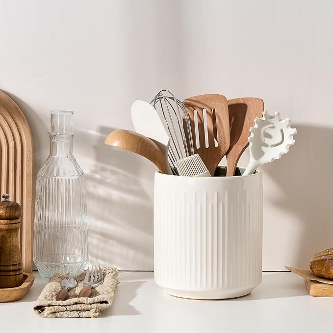 JIEMEI HOME Kitchen Utensil Holder, 7.2" Large Ceramic Stable Utensil Crock for Countertop, Utensil Organizer with Cork Mat, Removable Bamboo Divider for Easy, Kitchen Decor, White & Green