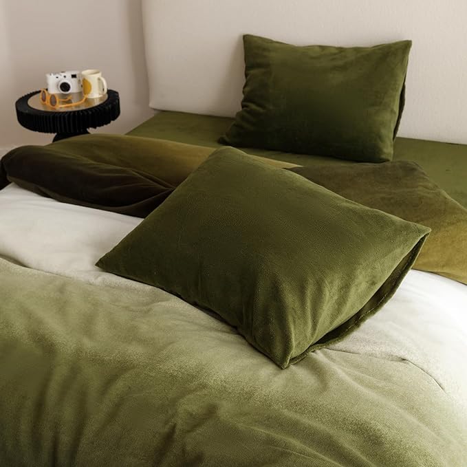 CLOTHKNOW Green White Full Size Comforter Sets Fluffy Velvet Bedding Comforter Sets Soft Olive Green Comforter with 2 x Pillow Cases
