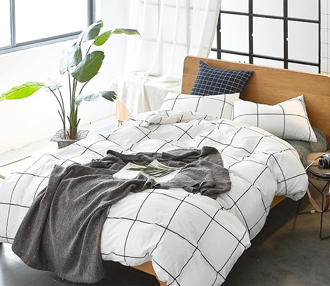 CLOTHKNOW White Plaid Queen Comforter Set Grid Bedding Comforter Sets Geometric Comforter Soft White Comforter with 2 x Pillow Cases