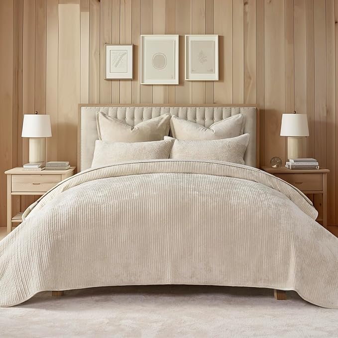 EVERGRACE Velvet Quilt Set Queen Size, Luxurious Soft Quilted Bedding Sets, Lightweight Velvet Comforter for All Season, Striped Channel Bedspread Coverlet with 2 Shams, Ivory Sand