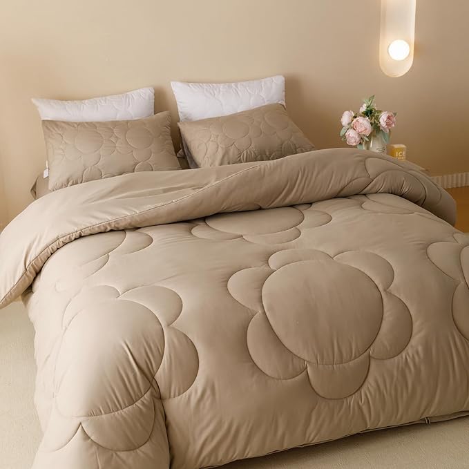 CLOTHKNOW Khaki King Comforter Set 3Pcs Daisy Puff Bedding Comforter Sets Brown Boho Comforters Soft Taupe Comforter with 2 x Pillowcases