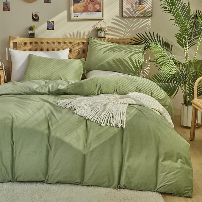 Pureant Fluffy Green Comforter Sets California King Sage Green Velvet Bedding Set Cal King Women Men Solid Light Green Flannel Quilts Grass Green Plush Blankets Soft Micromink Sherpa Fuzzy Warm Bed