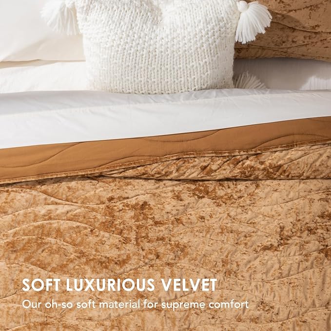 EVERGRACE Luxury Velvet Quilt King Size, Ultra Soft Wave Crushed Velvet Bedding Set, Lightweight Quilted Comforter Set for All Season, Oversized Bedspread Coverlet with 2 Shams, Harvest Gold