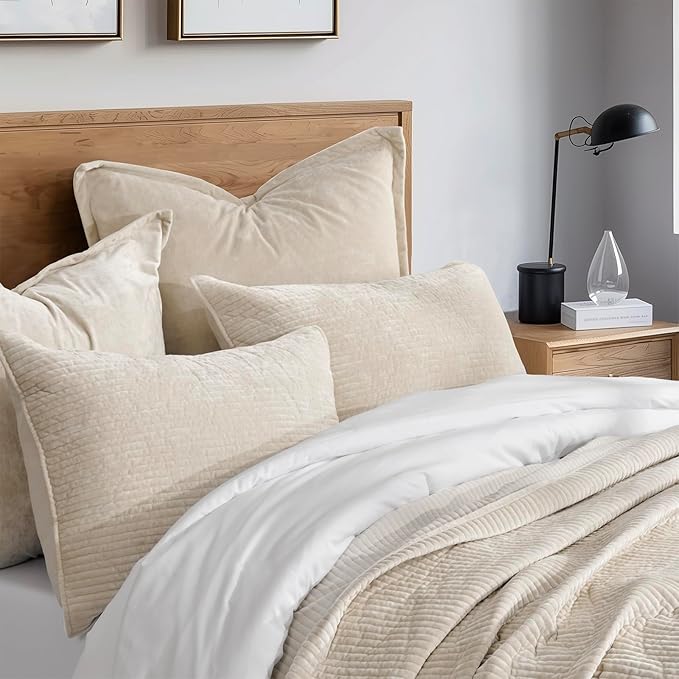 EVERGRACE Velvet Quilt Set Queen Size, Luxurious Soft Quilted Bedding Sets, Lightweight Velvet Comforter for All Season, Striped Channel Bedspread Coverlet with 2 Shams, Ivory Sand