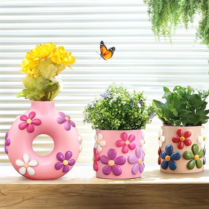 GUGUGO Colorful Cute Donut Vase for Flowers, Modern Boho Circle Flower Vase for Living Room Decor, Unique Decorative Hollow Round Flowers Vases, Eclectic Aesthetic Gardening Gifts, Dark Green