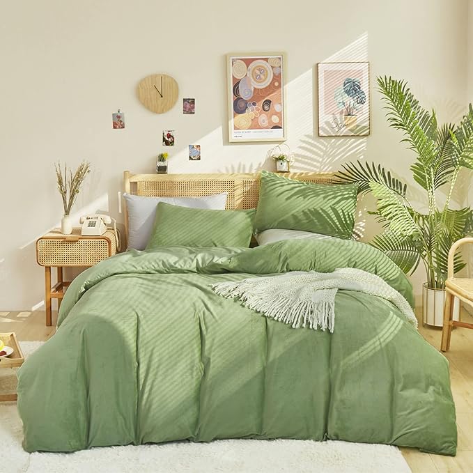 Luxlovery Sage Green Velvet Comforter Set Full Size Dusty Green Plush 3 Piece Bedding Sets Full Fluffy Comfy Soft Quilted Lightweight Durable Bedding Set with 2 Pillowcases Women Men Adults Teens