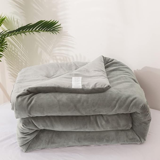 Luxlovery Grey Velvet Comforter Set California King Gray Plush Fluffy Bedding Comforter Set Cal King Light Grey Winter Warm Flannel Blanket Quilts Soft Bedding Set for Women Men