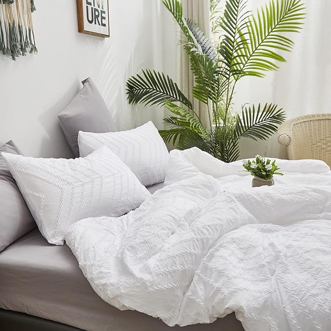 CLOTHKNOW White Tufted Full Size Comforter Sets Farmhouse Bedding Comforter Sets Shabby Chic Comforters Soft Boho Comforter with 2 x Pillow Cases