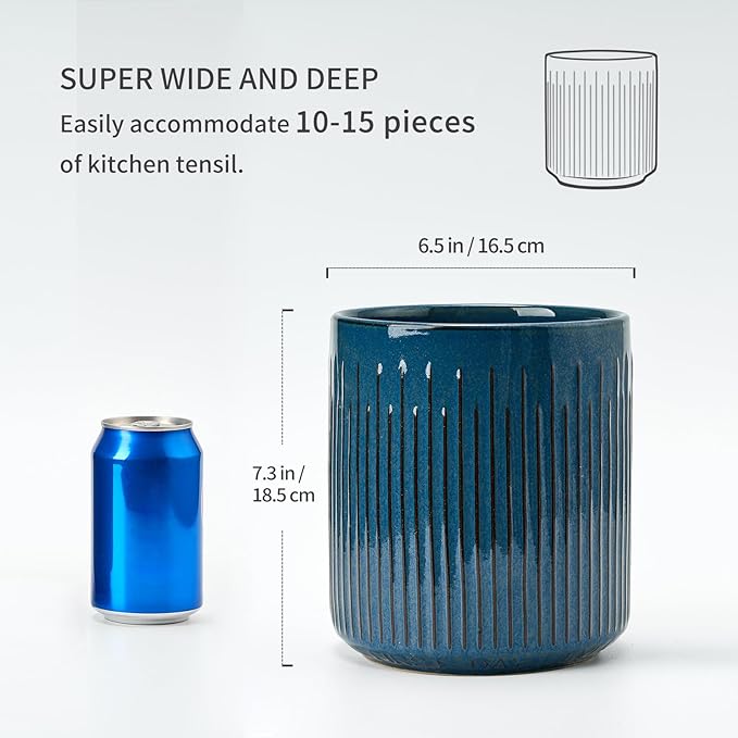 JIEMEI HOME Kitchen Utensil Holder, 7.2" Large Ceramic Stable Utensil Crock for Countertop, Utensil Holder with Cork Mat, Removable Bamboo Divider for Easy, Kitchen Decor, Blue