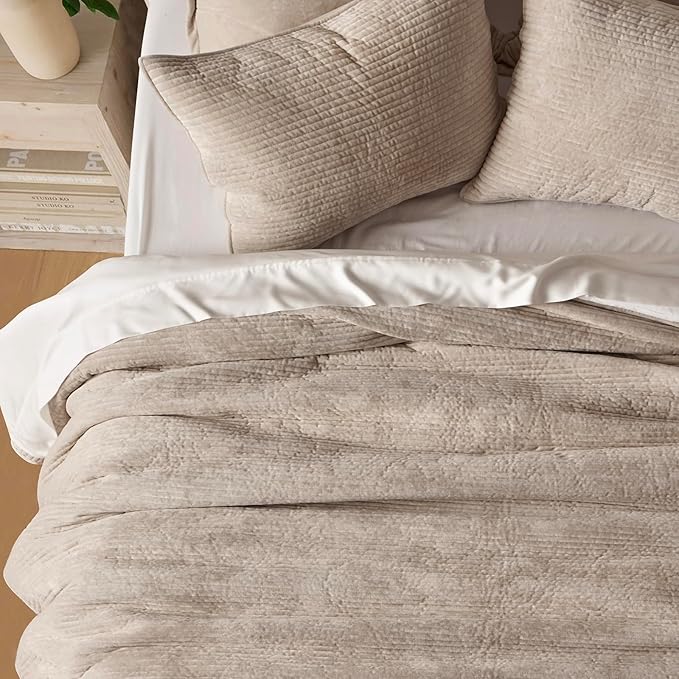 EVERGRACE Velvet Quilt Set King Size, Luxurious Soft Quilted Bedding Sets, Lightweight Velvet Comforter for All Season, Striped Channel Bedspread Coverlet with 2 Shams, Urban Taupe