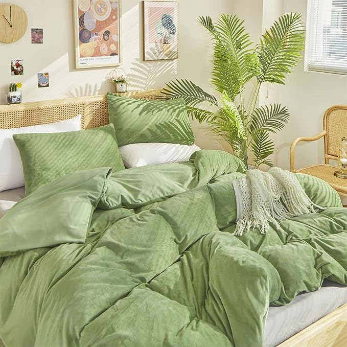 Luxlovery Sage Green Velvet Comforter Set Twin Size Dusty Green Plush 3 Piece Bedding Sets Twin Fluffy Comfy Soft Quilted Lightweight Durable Bedding Set with 2 Pillowcases Women Men Adults Teens