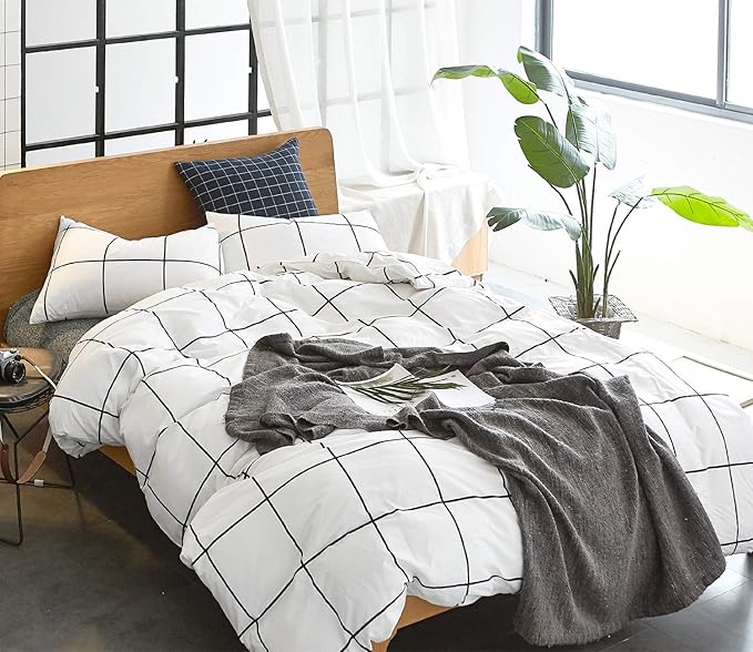 CLOTHKNOW White Plaid Queen Comforter Set Grid Bedding Comforter Sets Geometric Comforter Soft White Comforter with 2 x Pillow Cases