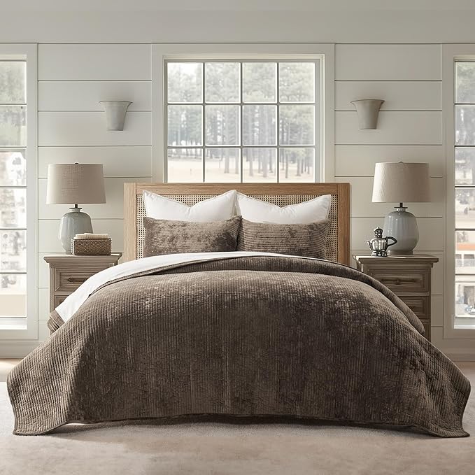 EVERGRACE Velvet Quilt Set Queen Size, Luxurious Soft Quilted Bedding Sets, Lightweight Velvet Comforter for All Season, Striped Channel Bedspread Coverlet with 2 Shams, Mushroom Brown