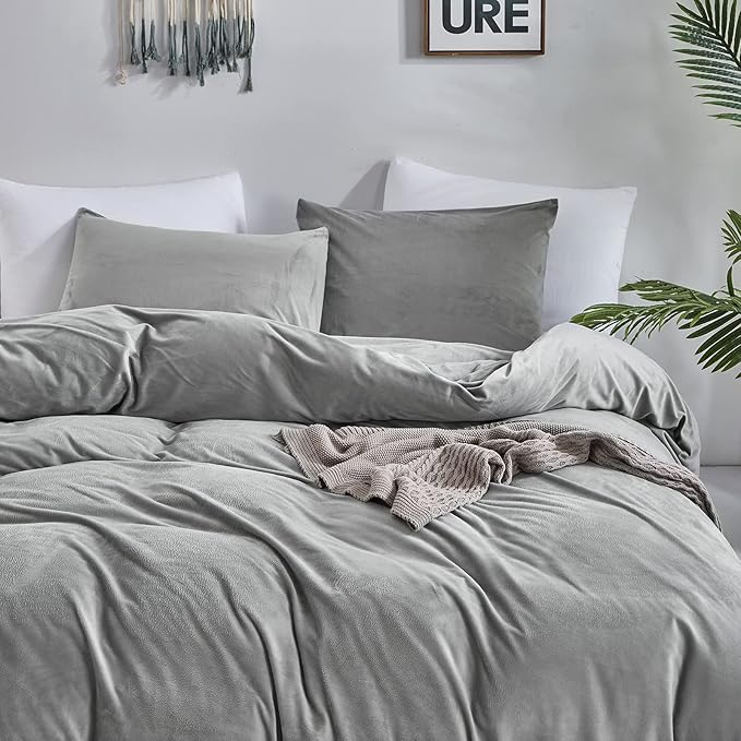 Luxlovery Grey Velvet Comforter Set California King Gray Plush Fluffy Bedding Comforter Set Cal King Light Grey Winter Warm Flannel Blanket Quilts Soft Bedding Set for Women Men