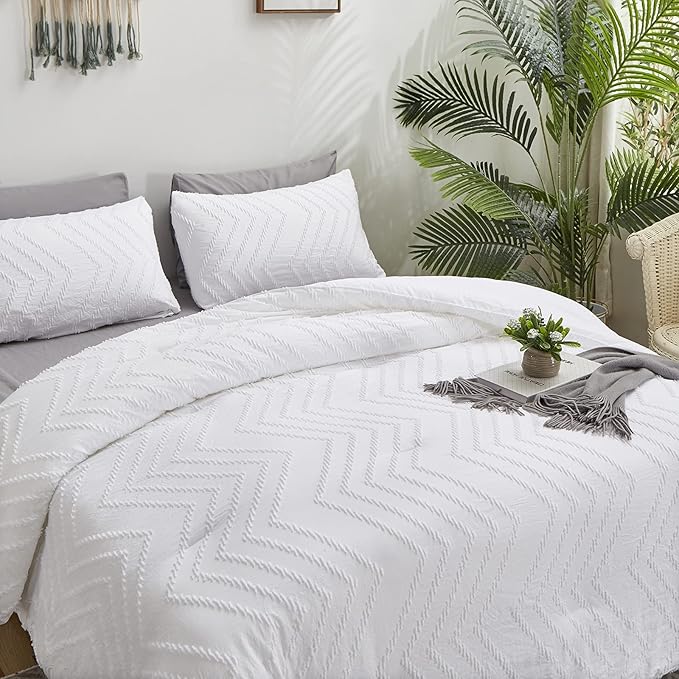 CLOTHKNOW White Tufted Comforter Set Queen 3Pcs Farmhouse Bedding Comforter Sets Soft Boho Queen Comforter Shabby Chic Comforter with 2 x Pillowcases