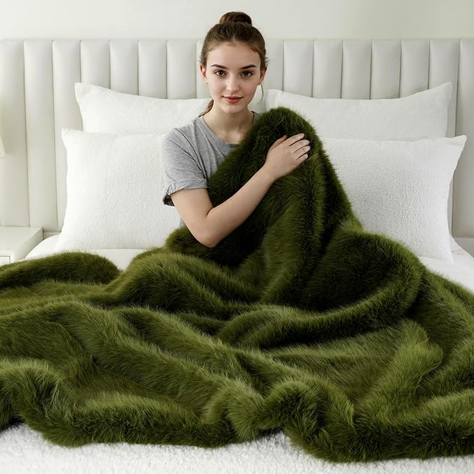 BATTILO HOME Luxury Fluffy Green Faux Fur Throw Blanket, Cozy Warm Fur Blanket for Couch, Sofa, Chair, Bed, Plush Fuzzy Fur Throws with Long Pile, 50"x60"