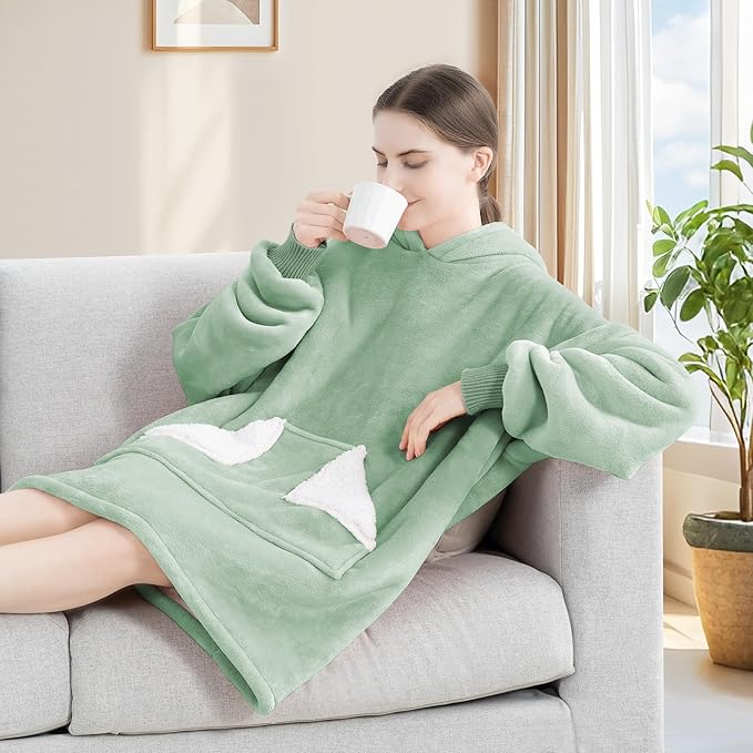 Touchat Wearable Blanket Hoodie, Oversized Sherpa Blanket Sweatshirt with Hood Pocket and Sleeves, Gifts Hooded Blanket for Adult Women Men (Green)