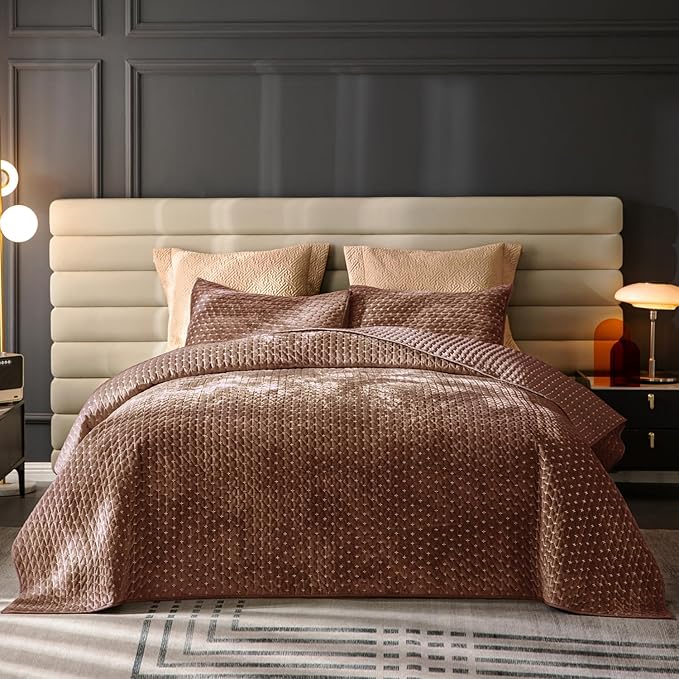 Velvet Quilt Twin Size,Lightweight Velvet Comforter Set,Luxurious Bedspread Coverlet with Brushed Back,Ultra Soft Cozy Warm for All Season,Brick red,Twin