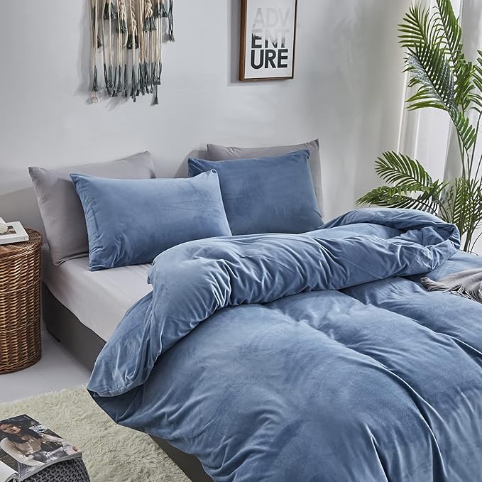 Pureant Blue Fluffy Comforter Set Queen Lake Blue Velvet Bedding Comforter Sets for Men Boys Solid Blue Queen Comforter Soft Plain Grayish Blue Queen Size Quilts Haze Blue Flannel Blankets Breathable