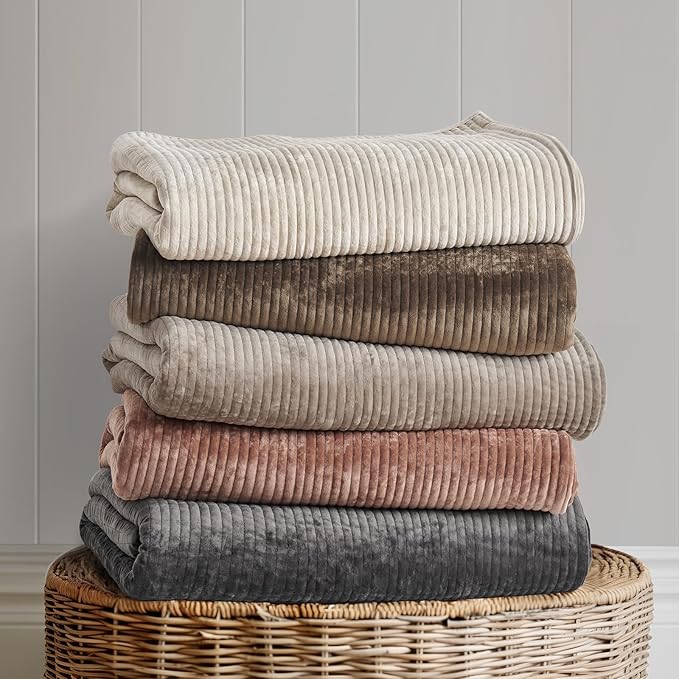 EVERGRACE Velvet Quilt Set King Size, Luxurious Soft Quilted Bedding Sets, Lightweight Velvet Comforter for All Season, Striped Channel Bedspread Coverlet with 2 Shams, Mushroom Brown