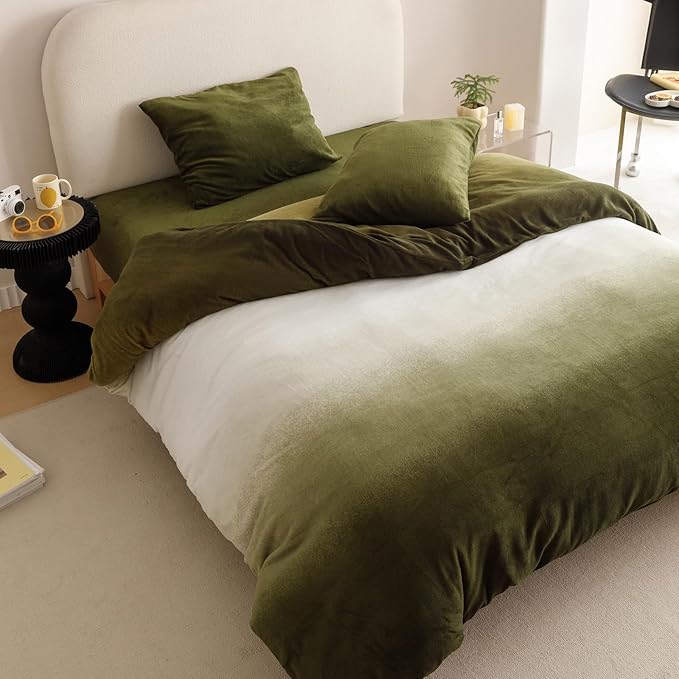 CLOTHKNOW Green White California King Comforter Set Fluffy Velvet Bedding Comforter Sets Soft Comforter with 2 x Pillow Cases