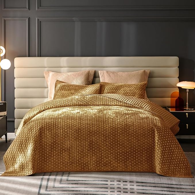 Velvet Quilt Queen Size,Luxurious Cross Stitch Striped Quilted Bedding Set,Oversized Bedspread Coverlet with Brushed Back,Ultra Soft Cozy Warm for All Season,Gold Caramel,Queen