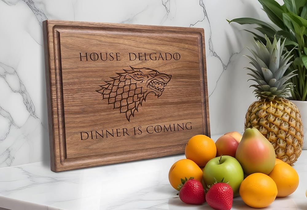 Straga Personalized House Stark Cutting Board - "Dinner is Coming" Engraved Design - Best Game of Thrones Gift for Fans, Couples, Parents - Christmas, Birthday, Anniversary - USA Made 056