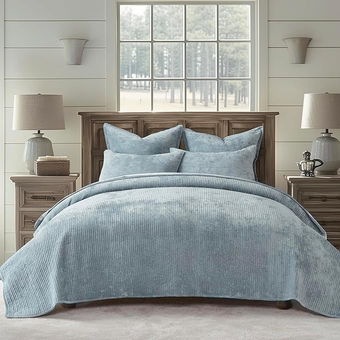 EVERGRACE Velvet Quilt Set King Size, Luxurious Soft Quilted Bedding Sets, Lightweight Velvet Comforter for All Season, Striped Channel Bedspread Coverlet with 2 Shams, 104" x 92", Blue Linen