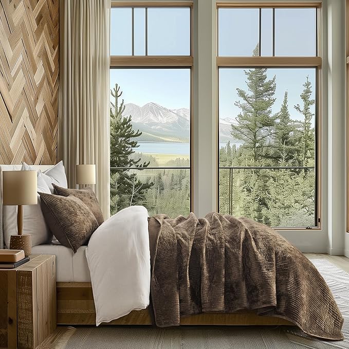 EVERGRACE Velvet Quilt Set Queen Size, Luxurious Soft Quilted Bedding Sets, Lightweight Velvet Comforter for All Season, Striped Channel Bedspread Coverlet with 2 Shams, Mushroom Brown