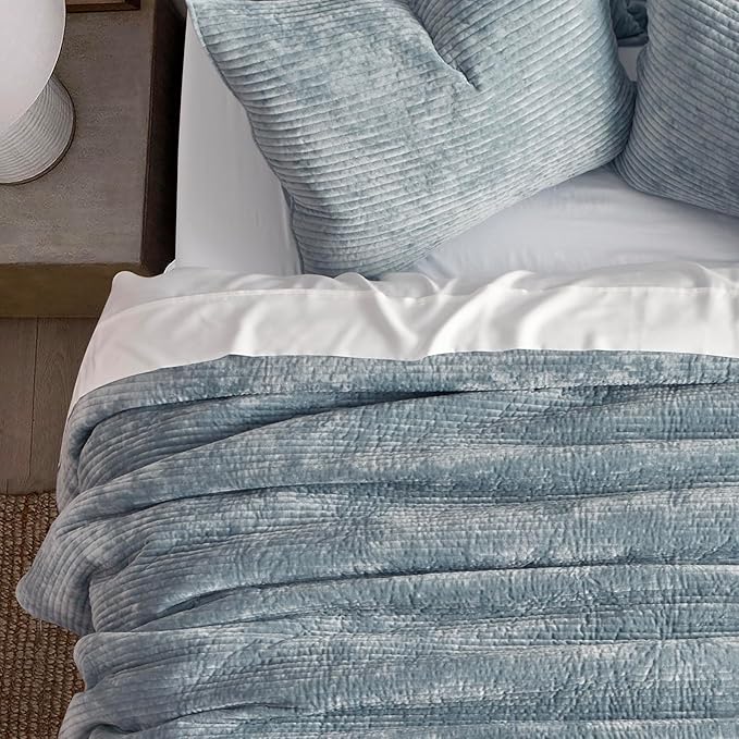 EVERGRACE Velvet Quilt Set King Size, Luxurious Soft Quilted Bedding Sets, Lightweight Velvet Comforter for All Season, Striped Channel Bedspread Coverlet with 2 Shams, 104" x 92", Blue Linen
