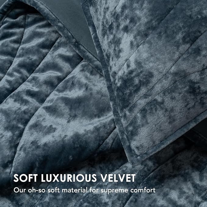 EVERGRACE Luxury Velvet Quilt King Size, Ultra Soft Wave Crushed Velvet Bedding Set, Lightweight Quilted Comforter Set for All Season, Oversized Bedspread Coverlet with 2 Shams, Stormy Blue