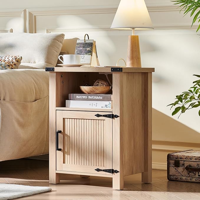 Boho Fluted Nightstand for Bedroom, 18" Rustic Night Stand with Charging Station & USB Port, Modern Accent Bedside Tables with Open Storage Shelf & Door, Wood End Table for Home, Natural Oak