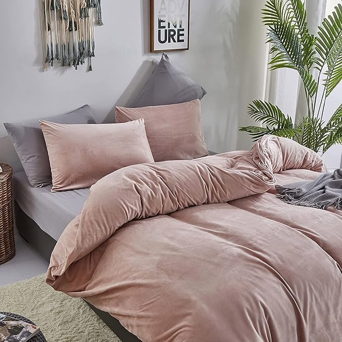 Luxlovery Pink Velvet Comforter Set King Dusty Pink Flannel Plush Bedding Comforter Set Winter Thick Warm Solid Haze Pink Quilts Blanket Soft Heavyweight Comforter Set for King Bed