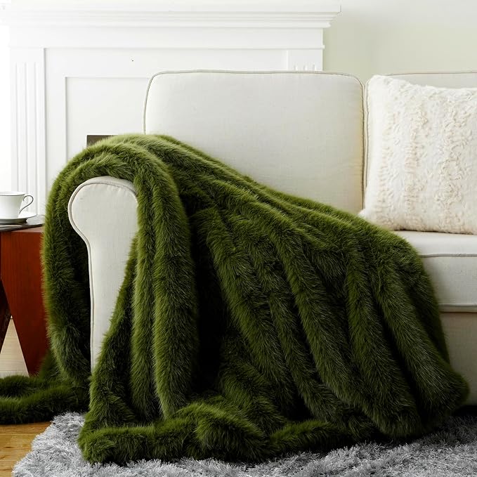 BATTILO HOME Luxury Fluffy Green Faux Fur Throw Blanket, Cozy Warm Fur Blanket for Couch, Sofa, Chair, Bed, Plush Fuzzy Fur Throws with Long Pile, 50"x60"