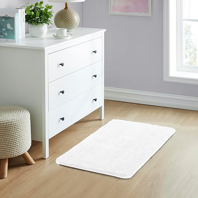 YHF Bathroom Rugs 20" X 32", Extra Thick & Soft Microfiber Shaggy, Machine Washable Bath Mats, Absorbent Bath Rugs, Non-Slip Rubber Backing Bath Mat for Bathroom Floor, Tub and Shower, White
